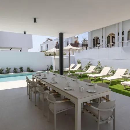 New, 4 Bedroom With Pool, 100 Meters From The Paralimni
