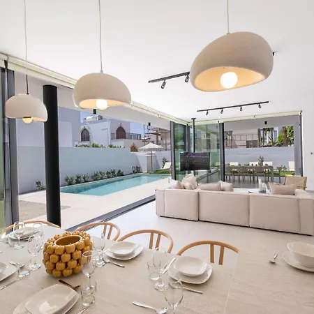 Villa New, 4 Bedroom With Pool, 100 Meters From The *