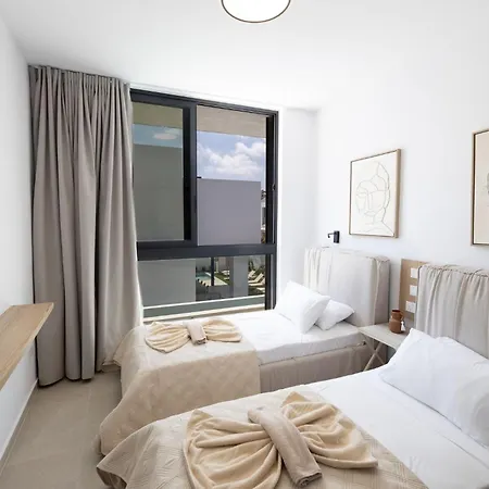 New, 4 Bedroom With Pool, 100 Meters From The Villa *